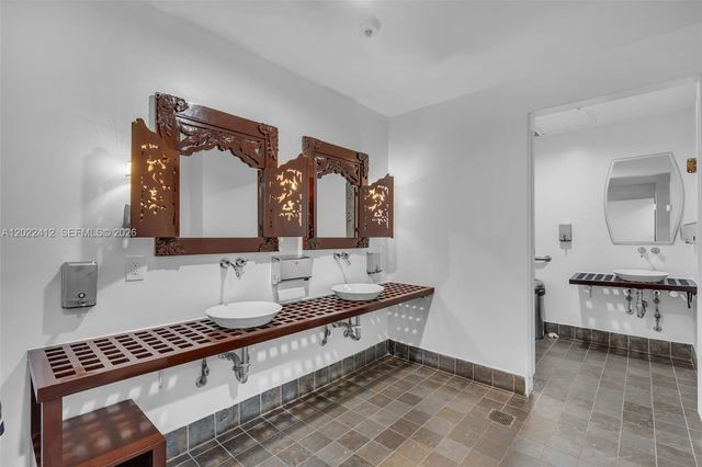10 SW South River Dr 907, Miami, FL 33130