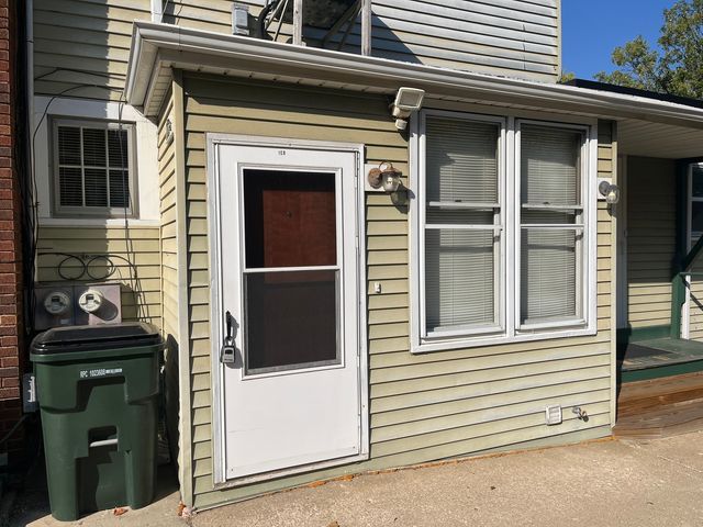 112 Chicago Road B, Oswego, IL 60543