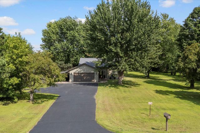 535 Nordic Lane, Troy Twp, WI 54016