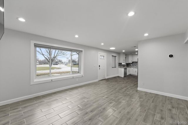 30684 Gladys Avenue, Westland, MI 48185