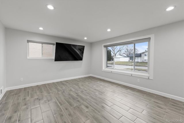 30684 Gladys Avenue, Westland, MI 48185