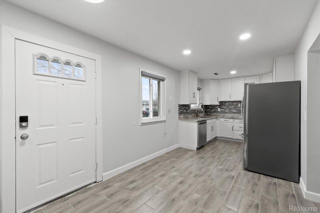 30684 Gladys Avenue, Westland, MI 48185