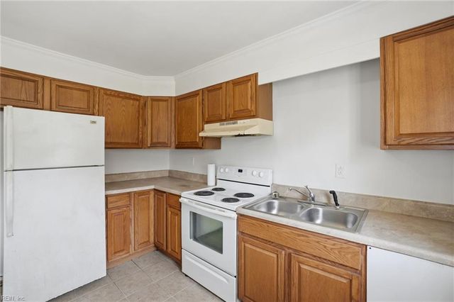 421 West LN, Virginia Beach, VA 23454