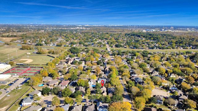 16827 Dunbar Grove Court, Sugar Land, TX 77498