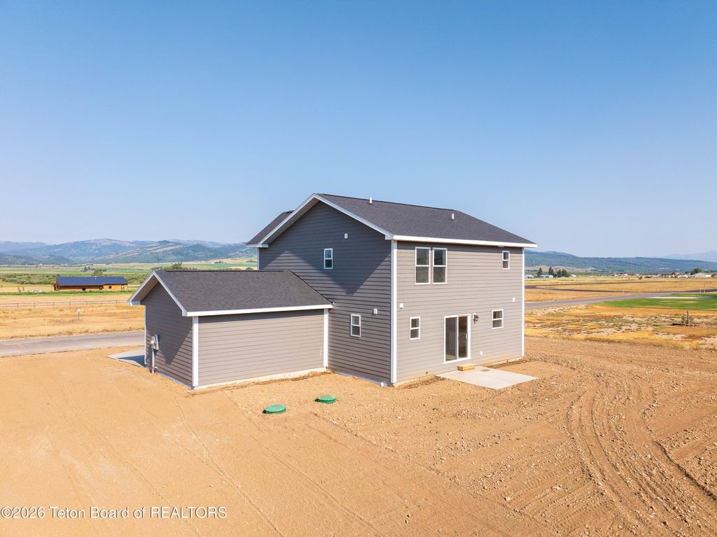 130 BALDY PEAK Drive, Etna, WY 83120 photo 3
