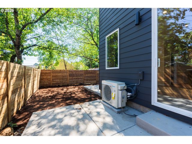 5122 Se 66TH Ave, Portland, OR 97206