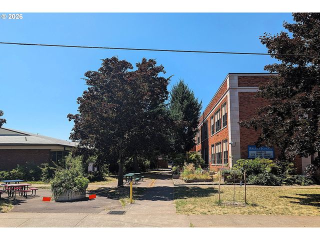 5122 Se 66TH Ave, Portland, OR 97206