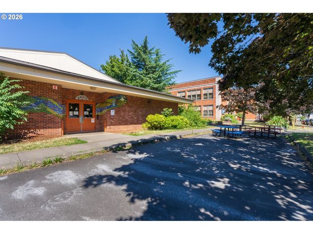 5122 Se 66TH Ave, Portland, OR 97206