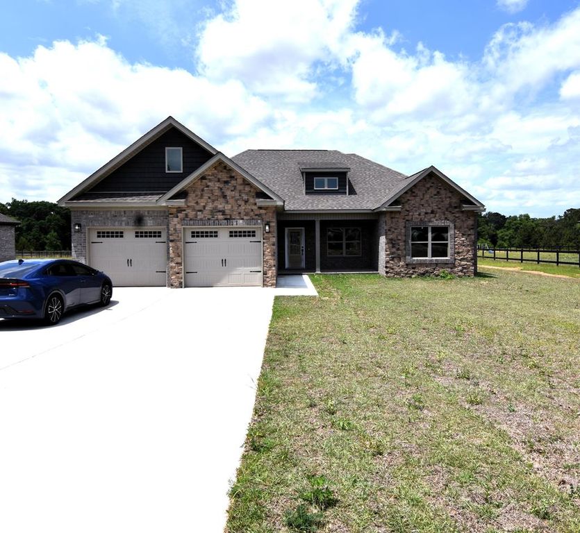5136 Judge Logue Road, Newton, AL 36352
