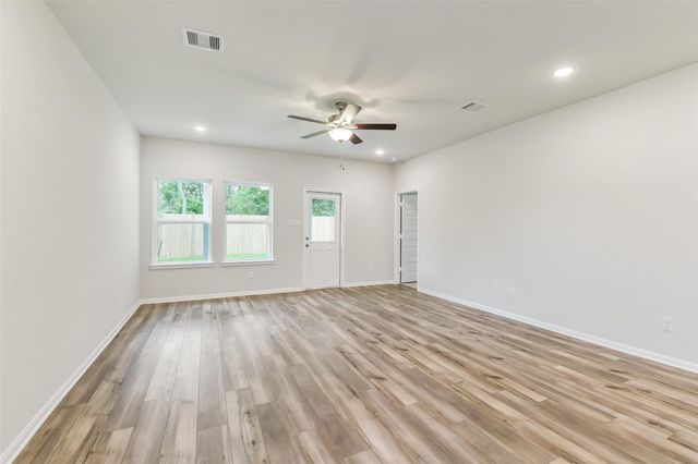 2101 Caney Creek Lane, Conroe, TX 77301