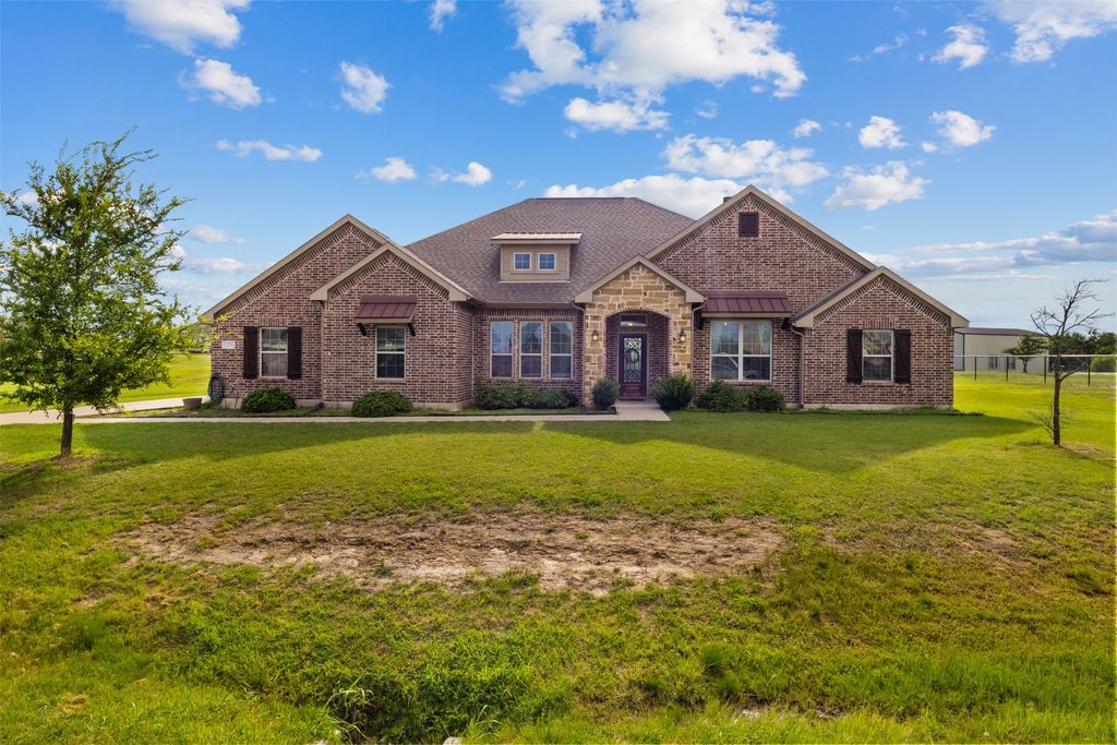 129 High Vista Road, Decatur, TX 76234