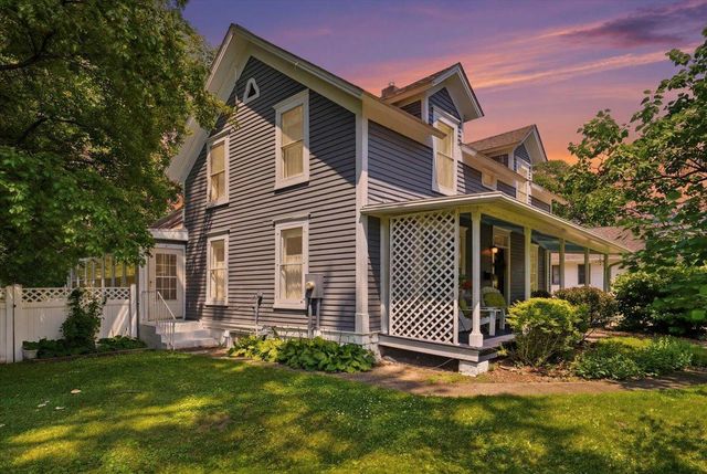 413 E 1st Street, New Richmond, WI 54017
