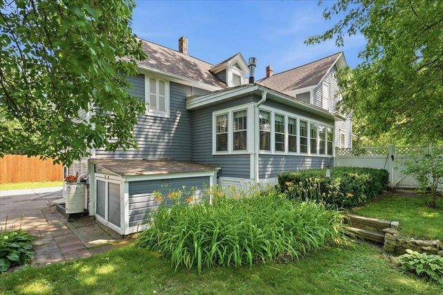 413 E 1st Street, New Richmond, WI 54017