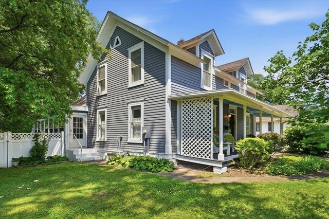 413 E 1st Street, New Richmond, WI 54017