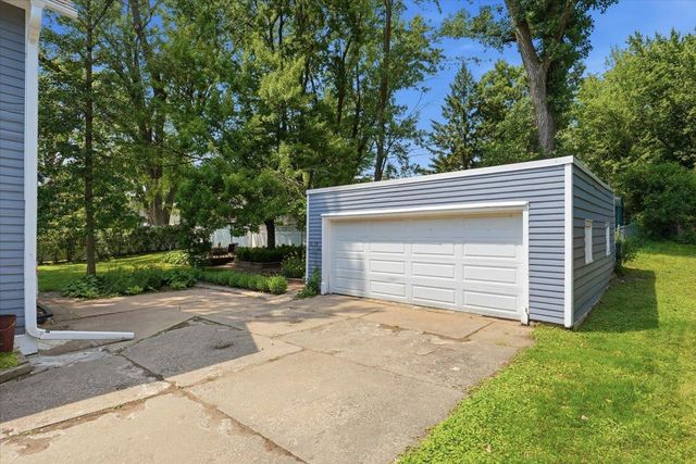 413 E 1st Street, New Richmond, WI 54017