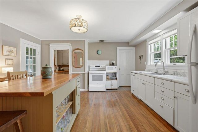 413 E 1st Street, New Richmond, WI 54017