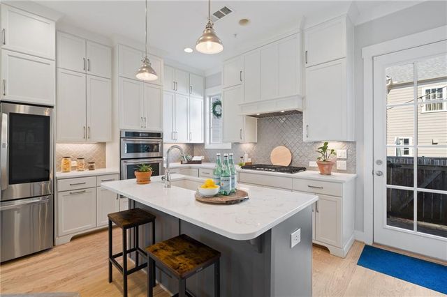 228 Dawson Drive, Woodstock, GA 30188