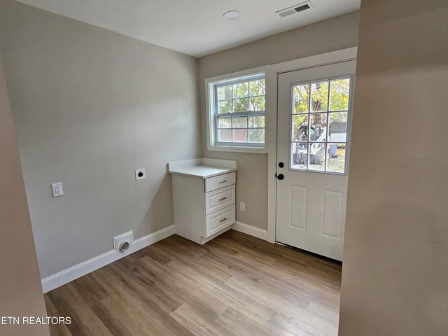 296 Greenwood Circle, Madisonville, TN 37354