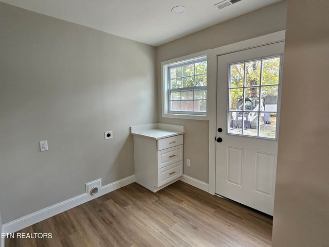 296 Greenwood Circle, Madisonville, TN 37354