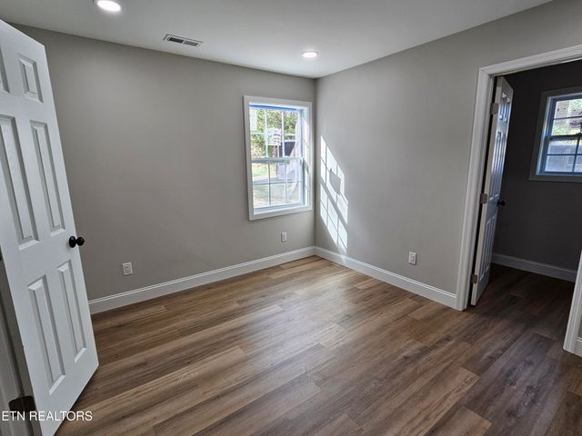 296 Greenwood Circle, Madisonville, TN 37354