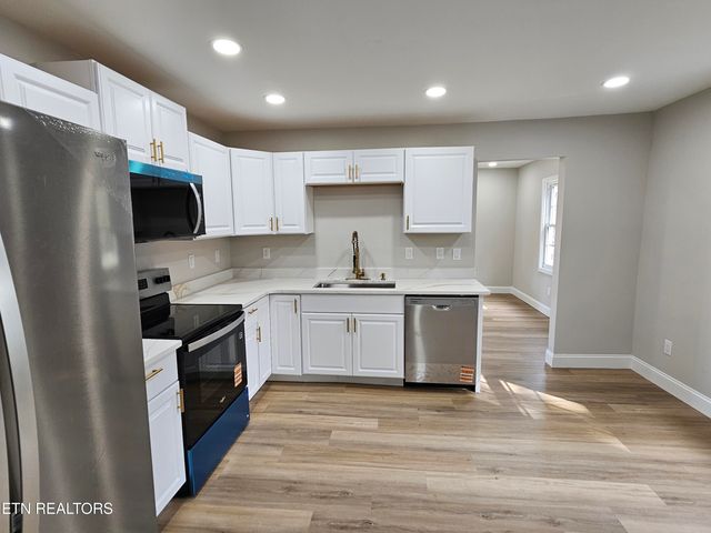 296 Greenwood Circle, Madisonville, TN 37354