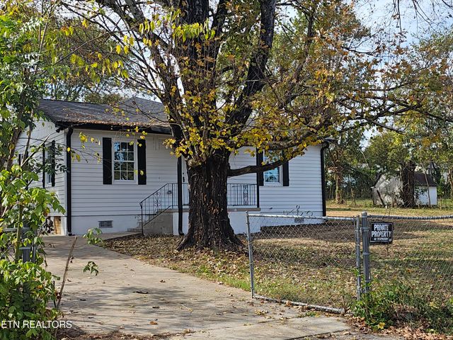 296 Greenwood Circle, Madisonville, TN 37354