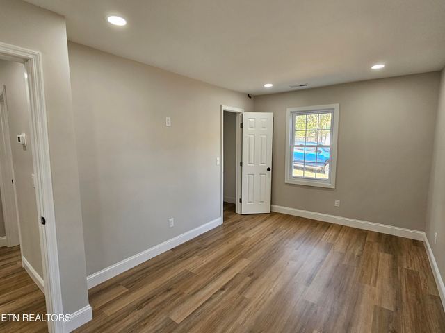 296 Greenwood Circle, Madisonville, TN 37354