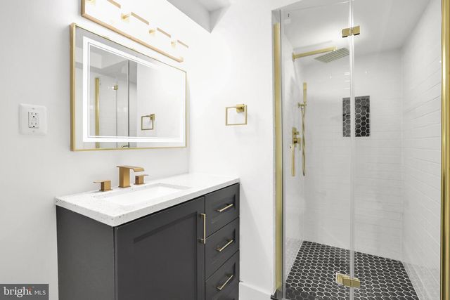 623 LONGFELLOW ST NW, Washington, DC 20011