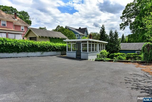 88 Woodland Avenue, Rutherford, NJ 07070