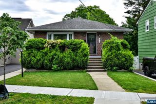 88 Woodland Avenue, Rutherford, NJ 07070