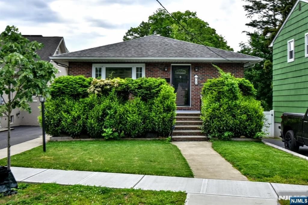 88 Woodland Avenue, Rutherford, NJ 07070