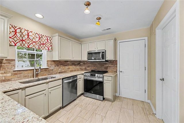 754 Peachtree Meadows Circle, Kernersville, NC 27284