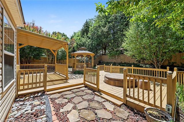 754 Peachtree Meadows Circle, Kernersville, NC 27284