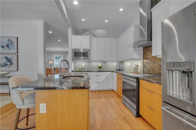 257 W Freemason ST, Norfolk, VA 23510