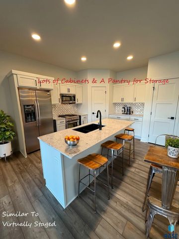 6207 S Hunt Pl, Sioux Falls, SD 57106