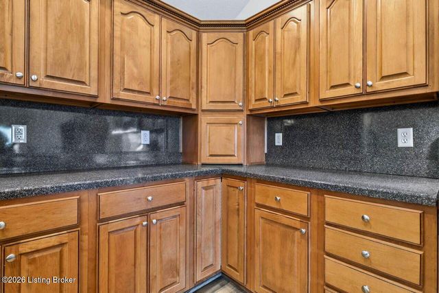 12611 Bernay Pl, Louisville, KY 40243