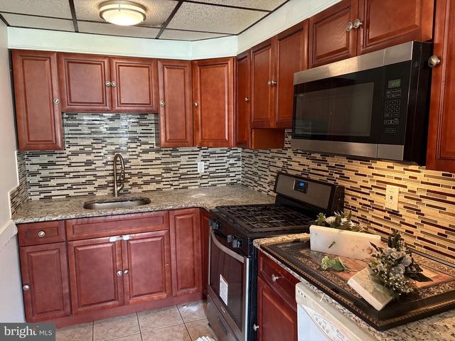 1053 TAYLOR DR, Folcroft, PA 19032