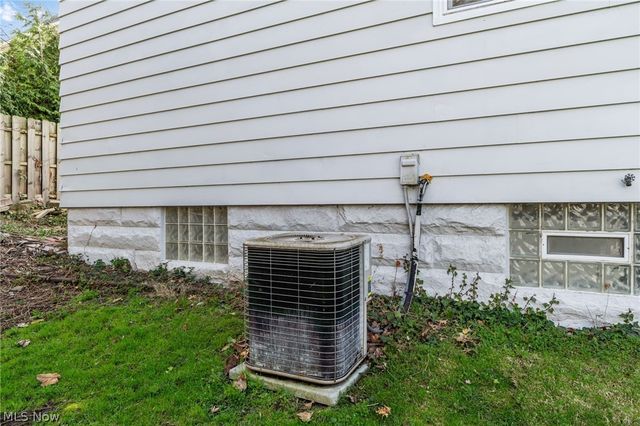 12313 Alexander Road, Cleveland, OH 44106