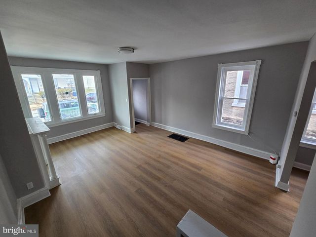 455 ROXBOROUGH AVE, Philadelphia, PA 19128