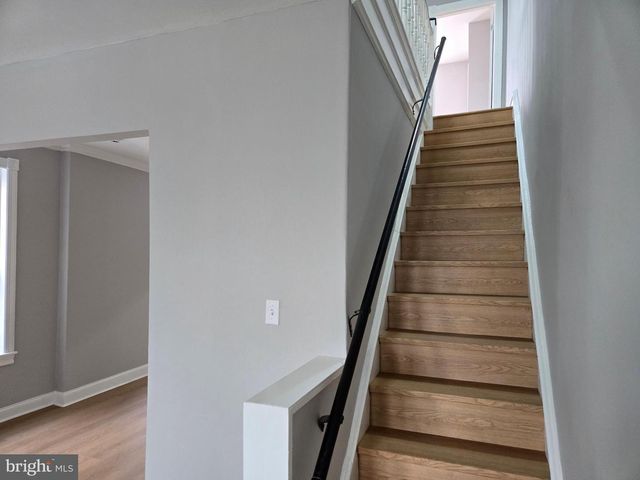 455 ROXBOROUGH AVE, Philadelphia, PA 19128