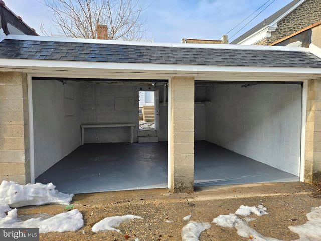 455 ROXBOROUGH AVE, Philadelphia, PA 19128