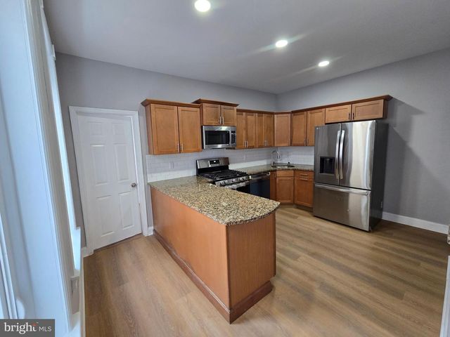 455 ROXBOROUGH AVE, Philadelphia, PA 19128