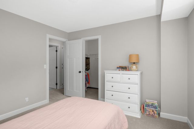 5550 Chatsworth Street N, Shoreview, MN 55126