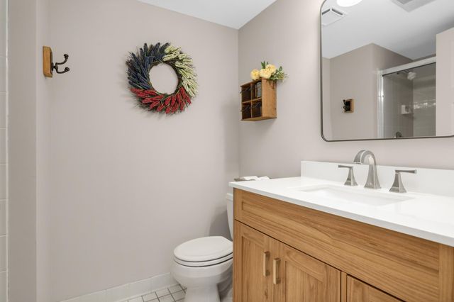 5550 Chatsworth Street N, Shoreview, MN 55126