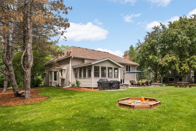5550 Chatsworth Street N, Shoreview, MN 55126
