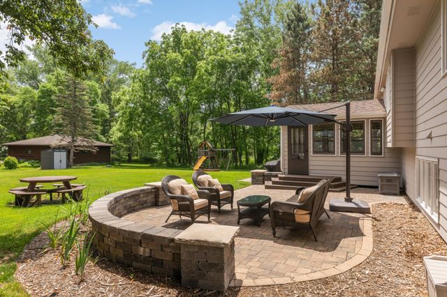 5550 Chatsworth Street N, Shoreview, MN 55126