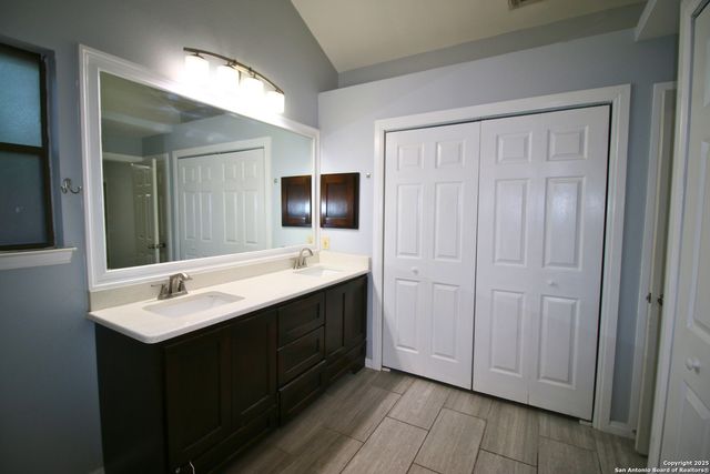 9347 Laurel Grove, San Antonio, TX 78250