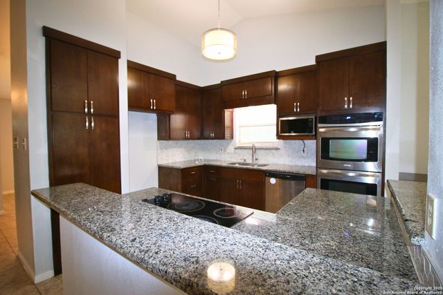 9347 Laurel Grove, San Antonio, TX 78250