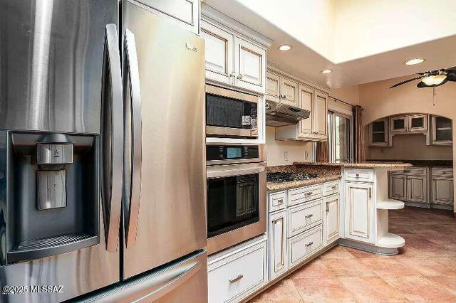 8596 N Coral Ridge Loop, Tucson, AZ 85704