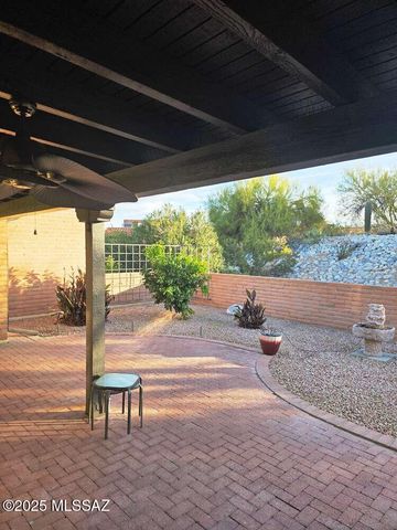 8596 N Coral Ridge Loop, Tucson, AZ 85704